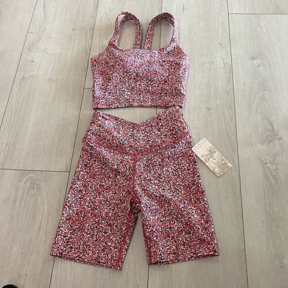 SAGE Collective Sport Bra &Yoga shorts Women SZ XS 2 PC Set Pink Static Ditsy